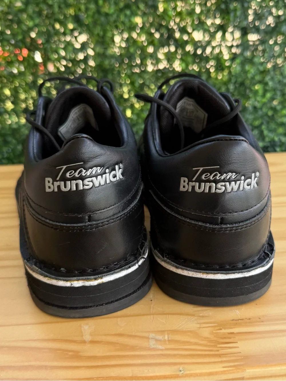 Team Brunswick Men’s Size 12 Black Leather Performance Bowling Shoes